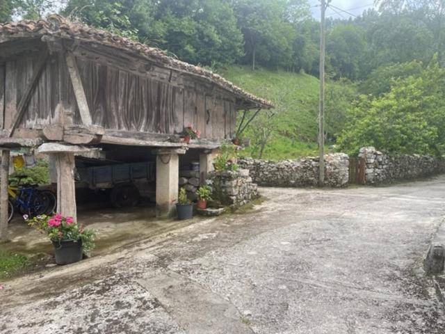 El Requexu De Rales Ferienhaus